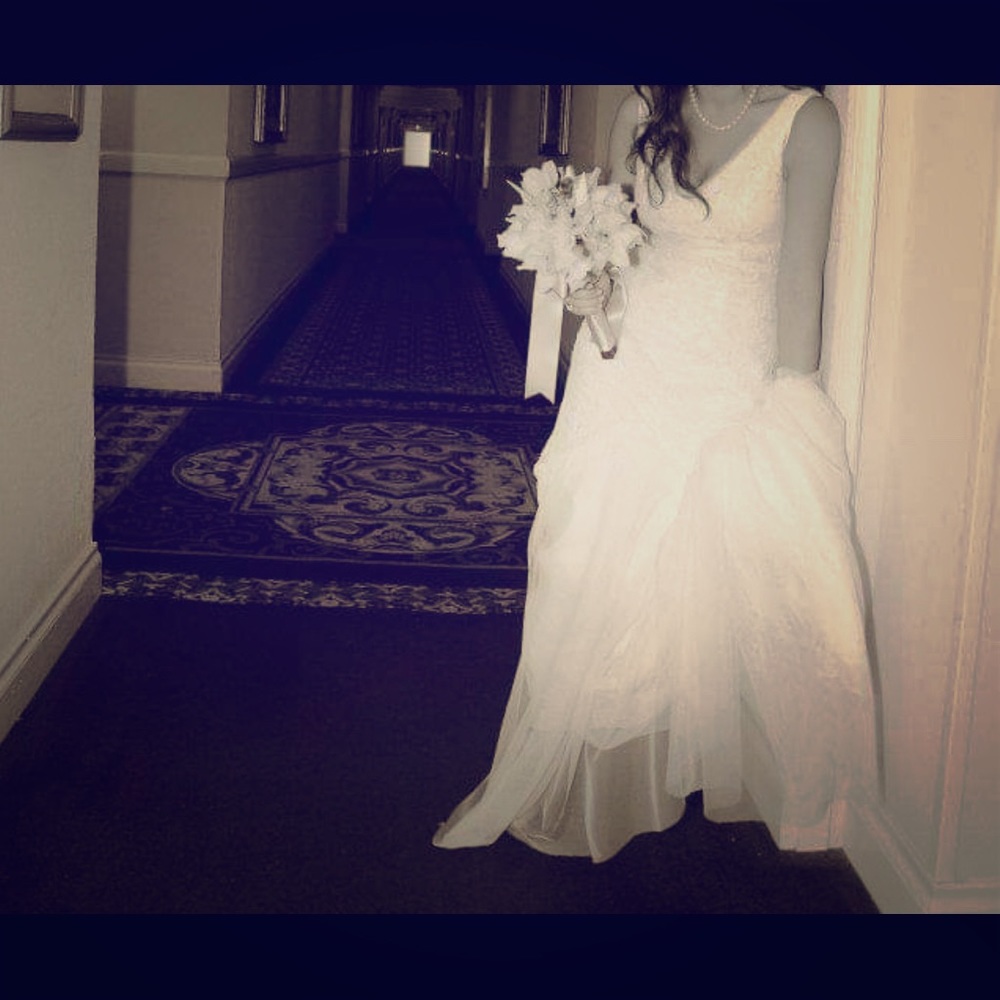 Beautiful White by Vera Wang wedding dress